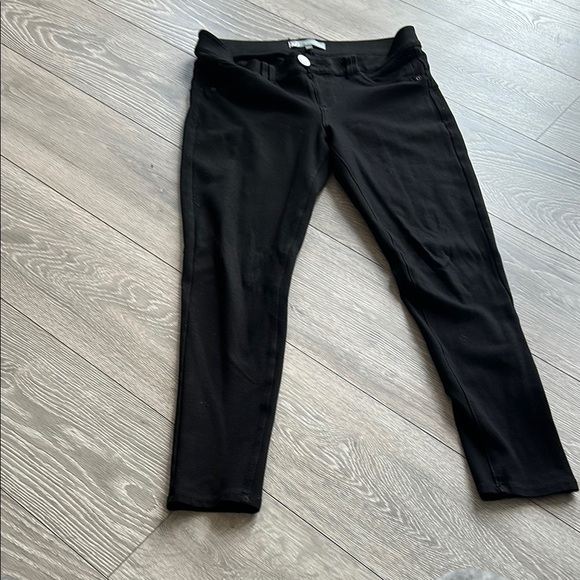 Women's Black Jeans - Picture 1 of 8